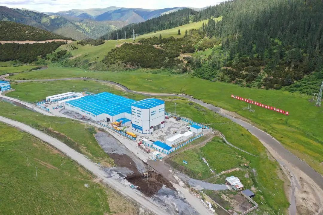 “站”立高原！币游国际搅拌站助力川藏线建设！