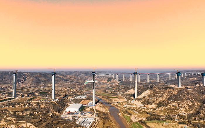 群塔架飞虹 币游国际金征战黄土高原