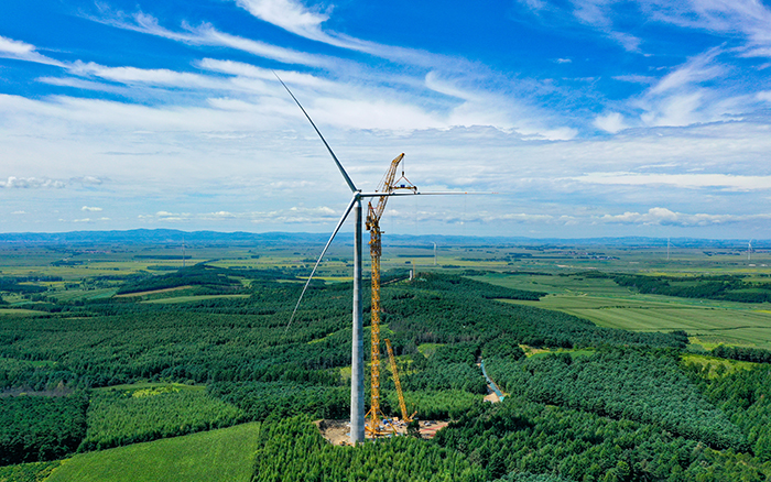 全球最高最大风电动臂塔机，首秀告捷！