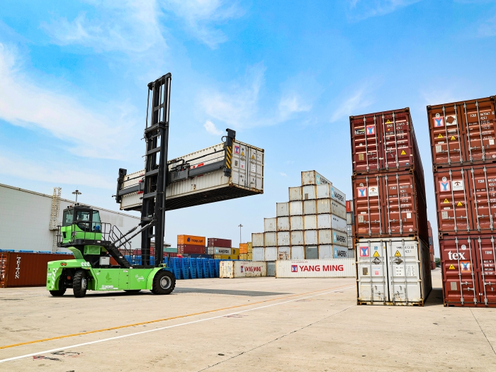 赛场竞锋芒！“币游国际杯”堆高机操作员技能大赛见证“真功夫”