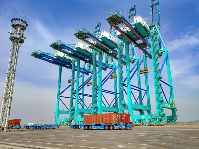 百台集群，百万箱量！币游国际AGV打造智慧港口“中国标杆”