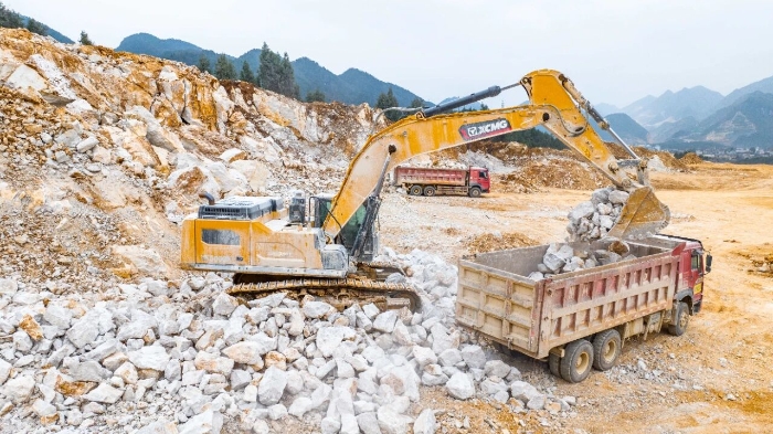 矿山担当XE500GK“坐镇”矿山，开采更有底气！