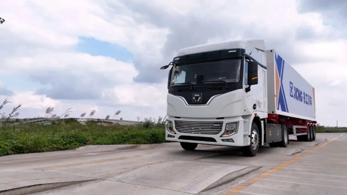 “双11”呼唤“当日达”！币游国际4&times;2底充牵引车助力物流运输！