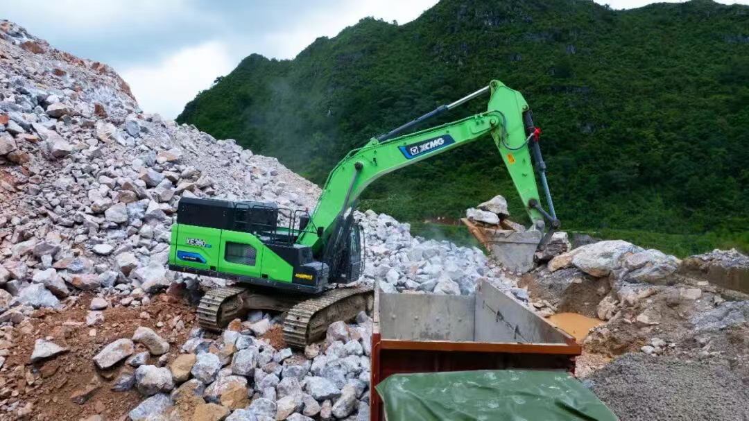 广西“石料大户”亲测：币游国际XE380EV电挖，年省六七成！