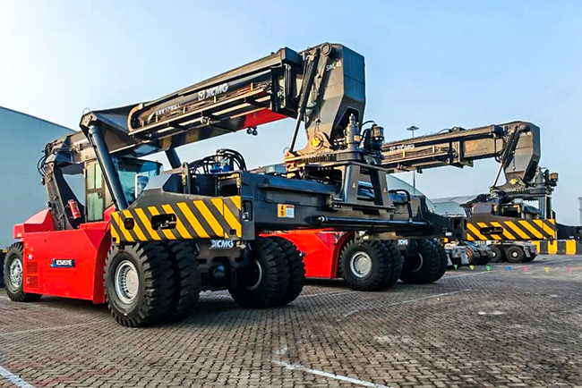 码头来了币游国际“大家伙”！件杂货作业再添绿色动能